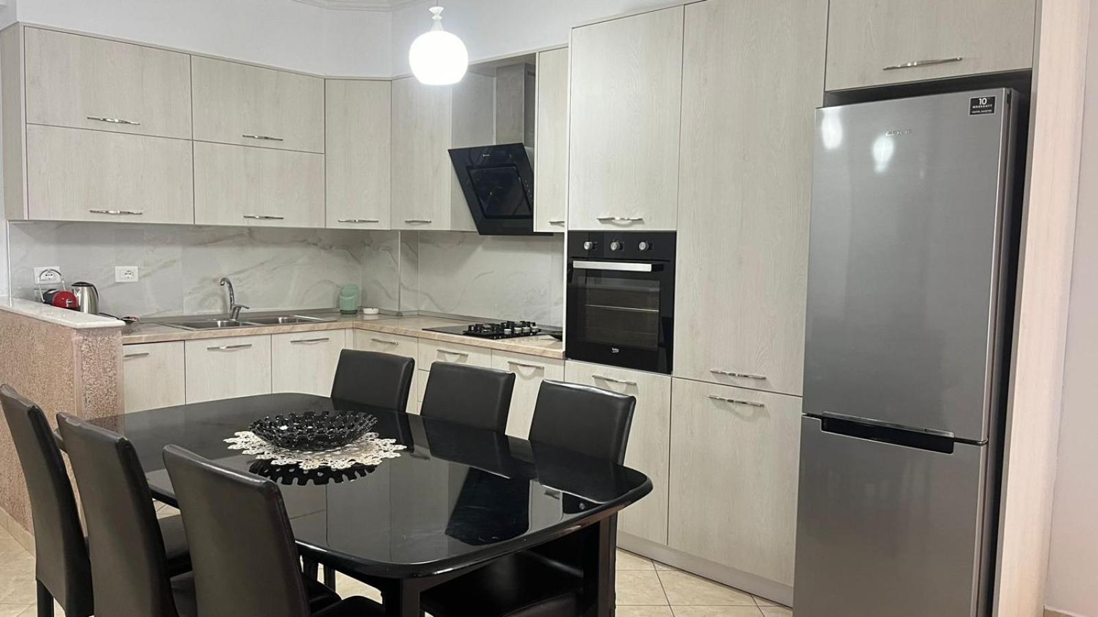 Visar Apartments Влёра Экстерьер фото