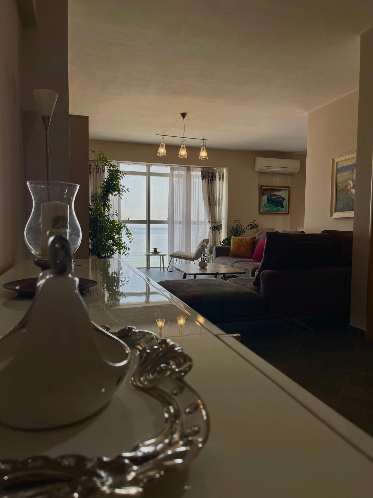 Visar Apartments Влёра Экстерьер фото